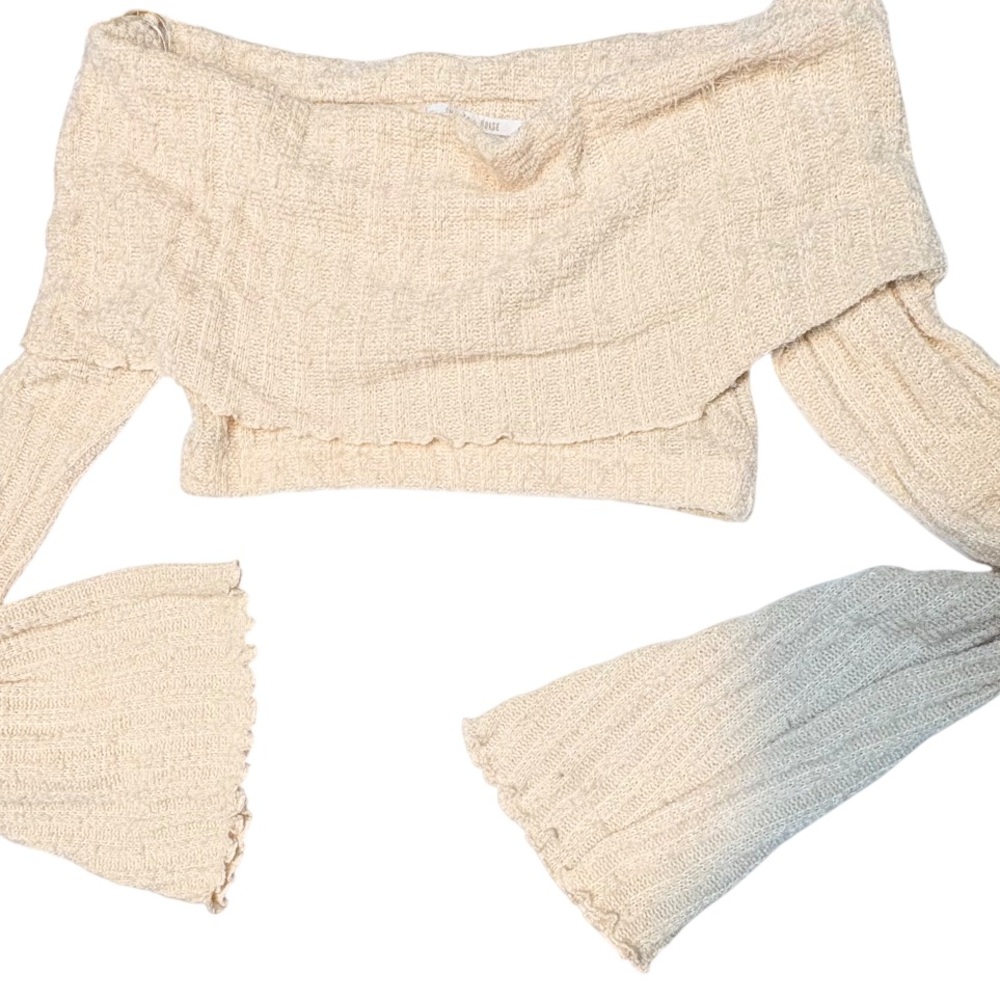 Silence + Noise Claudia Off-The-Shoulder Sweater
See all Silence + Noise small - Picture 4 of 9
